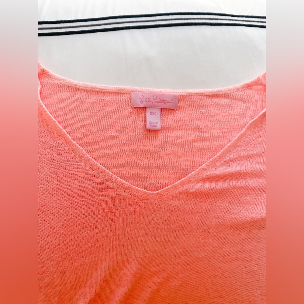 Lilly Pulitzer 100% linen, XXS, coral, v-neck, long sleeved sweater top.